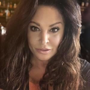 Meet your Posher, Joan